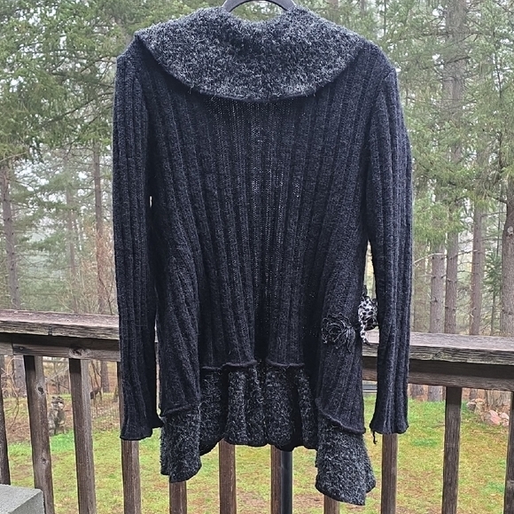 Forla Paris Black and Gray Women's Statement Cardigan - Picture 4 of 6